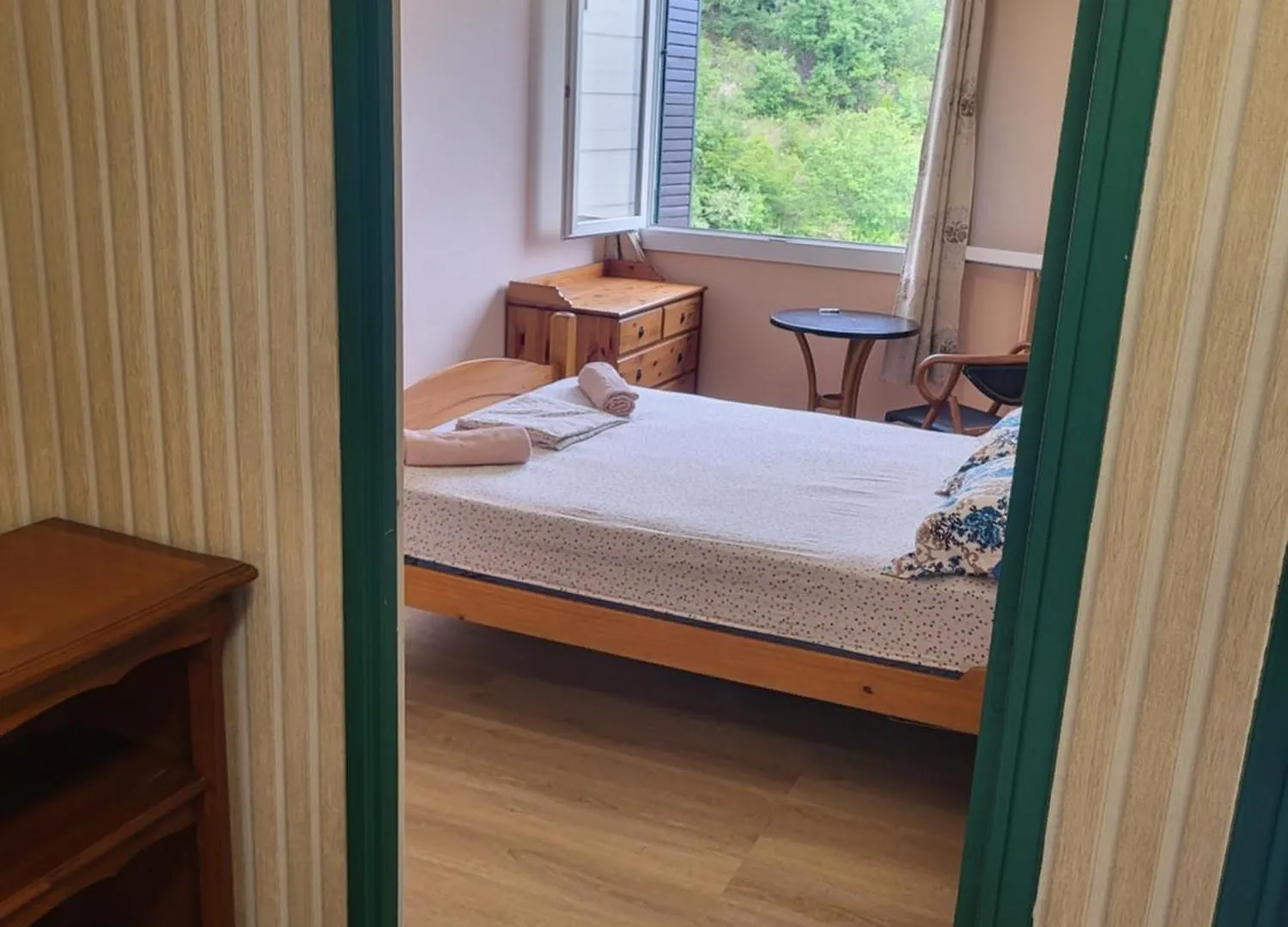 Private Room-1 In Hannana Apartment- 2 Min Walk To Tram 12 Min To Nice Train Station 15 Min To Massena Place